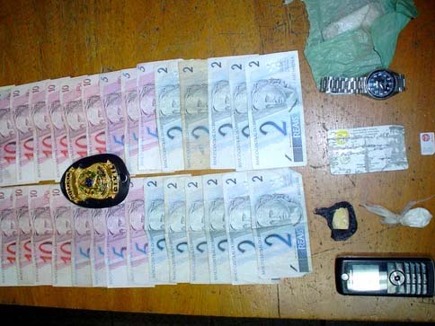Dinheiro em notas pequenas caracteriza o tráfico -