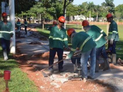 Obras estão sendo feitas na pista de caminhada - Divulgação 