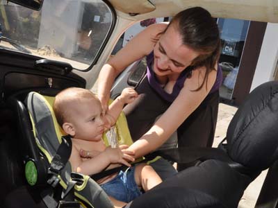 A lei torna obrigatório o uso de cadeirinhas para crianças de até sete anos -