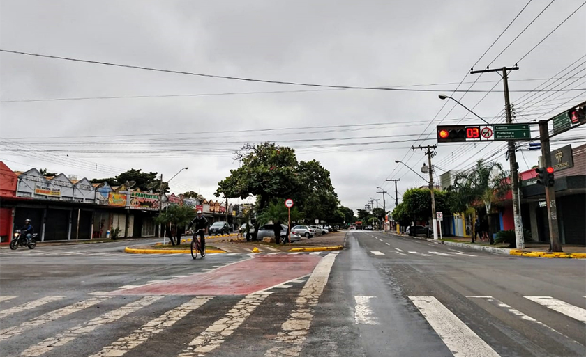 "Quem deseja ver o arco-íris, precisa aprender a gostar da chuva." - Paulo Coelho - Danielle Leduc