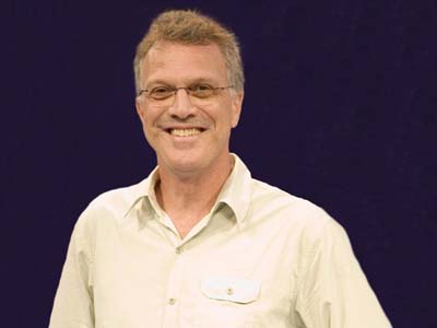 O jornalista Pedro Bial continua no comando do Big Brother Brasil em 2011: participantes já estão escolhidos -