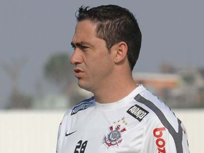 Resta agora saber se Chicão será levado ao banco de reservas - Resta agora saber se Chicão será levado ao banco de reservas -