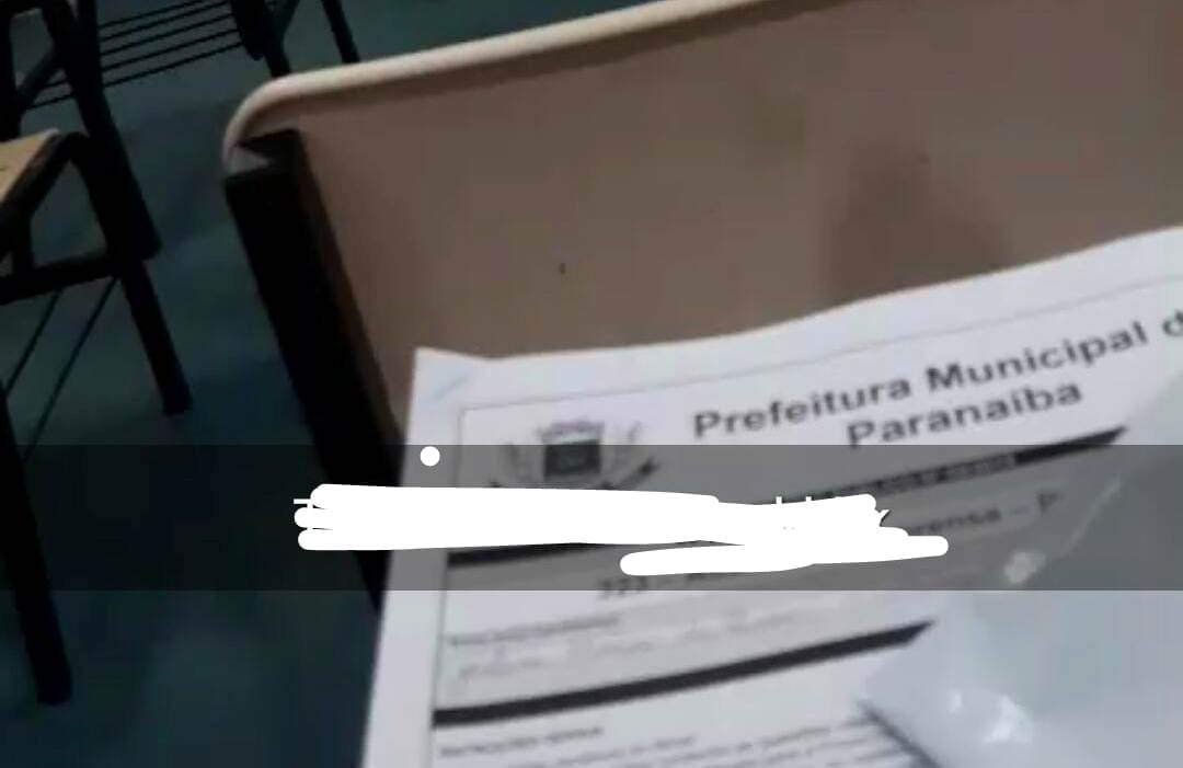 Pessoas também questionaram o fato de não poder sair com as provas e os gabaritos ficarem disponíveis por dois dias. Fotos também circulam nas redes sociais - Reprodução/Internet