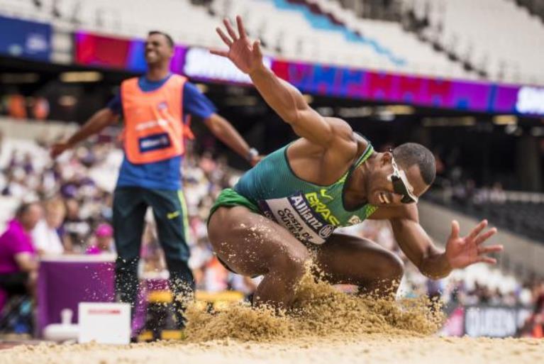 No Mundial de Atletismo Paralímpico, o brasileiro Ricardo Costa ganhou hoje medalha de bronze no salto em distância - Marcio Rodrigues/MPIX/CPB