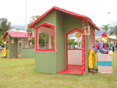 Desde domingo parte da decoração chamava a atenção dos treslagoenses -