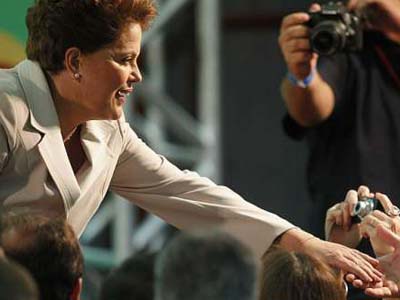 Dilma afirmou que assume o compromisso de ?honrar as mulheres -