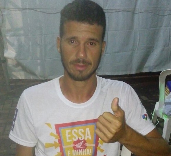 Cansado, Elias desistiu - Reprodução/Facebook