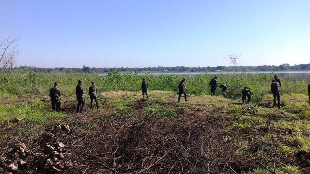 Militares do Exército realizam limpeza na 2ª Lagoa  - Ana Cristina Santos/JP