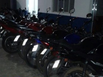 Motos com documentos irregulares foram apreendidas pela PM - Dviulgação