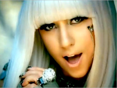 Lady Gaga em Poker Face -