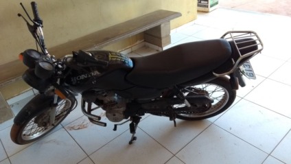 Moto recuperada pela Patrulha Rural de Três Lagoas, nesta quinta - André Barbosa/JPNews Moto recuperada pela Patrulha Rural de Três Lagoas, nesta quinta - André Barbosa/JPNews