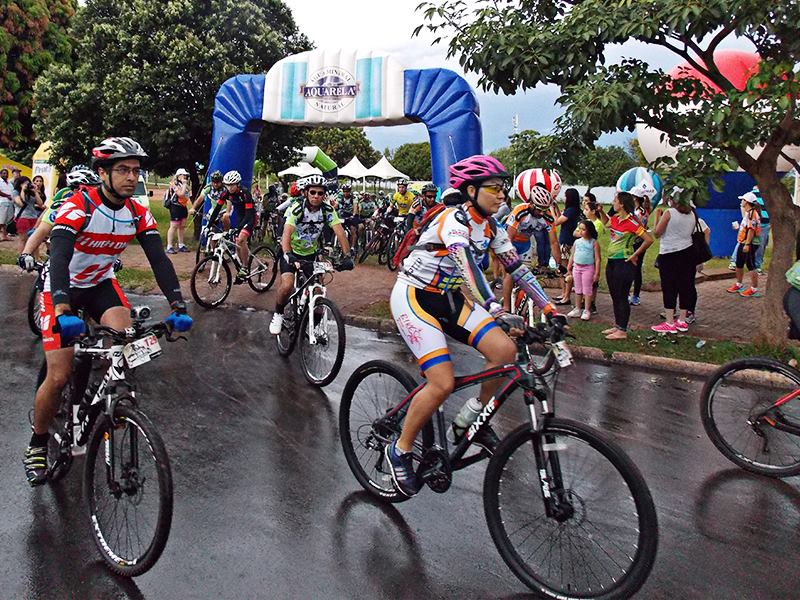 Mais de 300 ciclistas participam da competição  - Danielle Leduc/JP