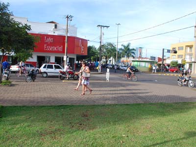 Já na terça-feira, as opções no comércio para os moradores reduzem quase que para - Já na terça-feira, as opções no comércio para os moradores reduzem quase que para -