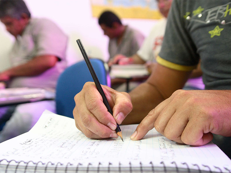 Além da escola “Bom Jesus”, as escolas “João Ponce” e “Edwards Correa”, também tem salas para alunos da EJA - Ilustração