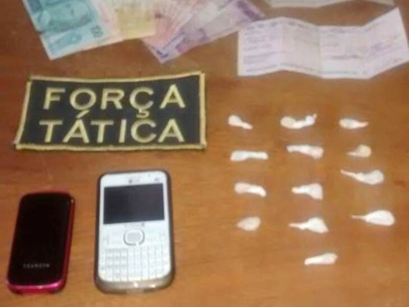 Polícia encontrou drogas em uma residência do Jardim Aeroporto - Divulgação/PM