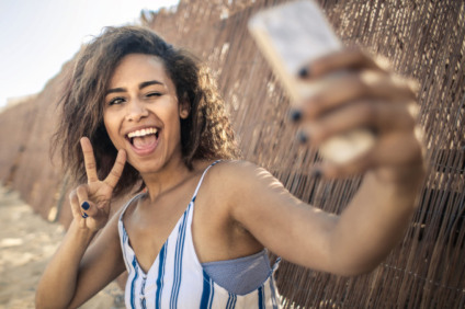 Selfies fazem seu nariz parecer 30% maior do que ele é, diz estudo Selfies fazem seu nariz parecer 30% maior do que ele é, diz estudo