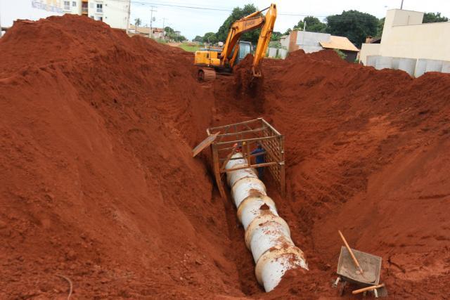 Obras de drenagem no bairro Vila Alegre - Hugo Leal/JPNEWS