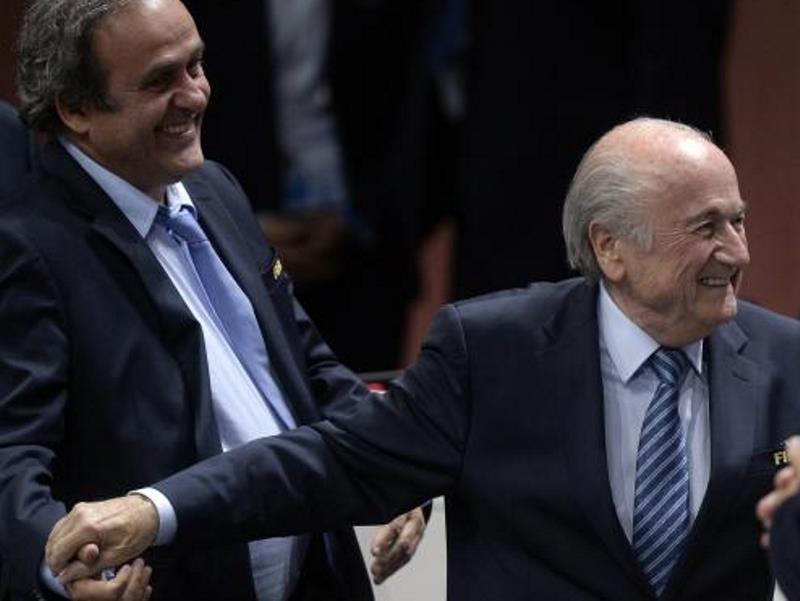 O suíço Joseph Blatter comemora após ter sido reeleito presidente da Fifa - Divulgação/Agência Lusa