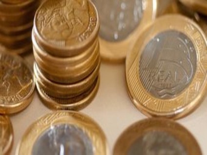 Os pré-selecionados no Fies podem comperecer a partir de hoje (10) às agências bancárias para contratar o financiamento - Marcello Casal Jr/Agência Brasil Os pré-selecionados no Fies podem comperecer a partir de hoje (10) às agências bancárias para contratar o financiamento - Marcello Casal Jr/Agência Brasil