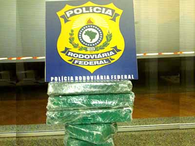 Maconha apreendida em táxi, em Jaraguari que tinha como destino a cidade de Manaus -