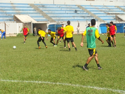 Atletas do Misto treinam no estádio ?Madrugadão?: objetivo é vencer na capital -