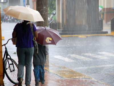Além das chuvas, a temperatura deve cair -