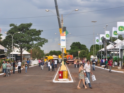 Movimentação na feira foi intensa - Movimentação na feira foi intensa -