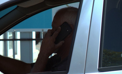 Dirigir falando ao celular é uma das principais infrações no trânsito de Três Lagoas - Hugo Leal/JPNEWS
