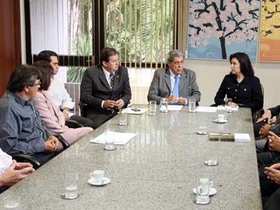 André e Simone receberam os diretores da empresa de celulose -