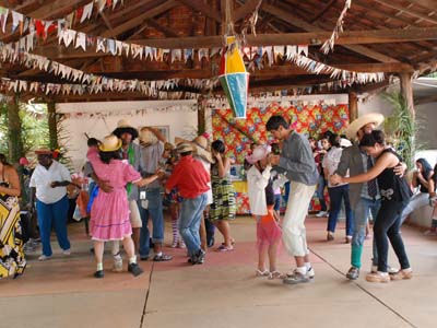 Aproximadamente 150 pessoas participaram da festa -