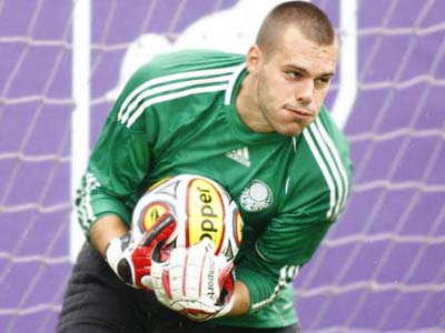 Goleiro Deola garante que todos estão acostumados com a escuridão em Santo André - Goleiro Deola garante que todos estão acostumados com a escuridão em Santo André -