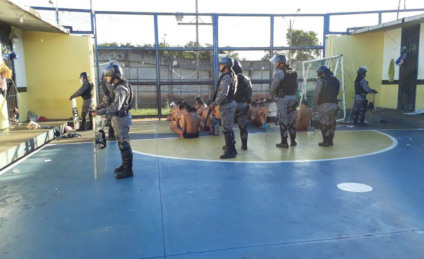 Presos iniciaram um príncipio de tumulto, mas foram contidos pelos policiais - Divulgação/PM