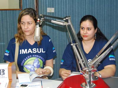 Auristela dos Santos e Andréa Carvalho durante entrevista na Rádio Cultura -