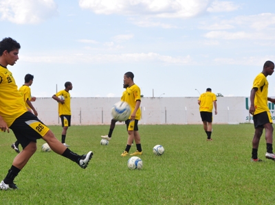 Treino técnico do ?Carcará? foi realizado ontem à tarde no estádio ?Madrugadão? -
