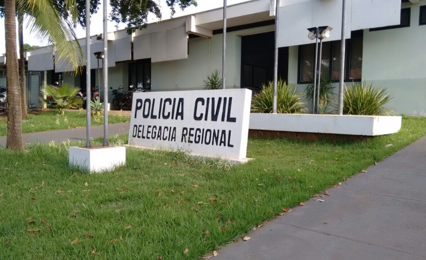 A menina voltava da escola para casa quando, por volta das 12h, foi perseguida por um homem de cabelos brancos em um carro preto - Divulgação/PC