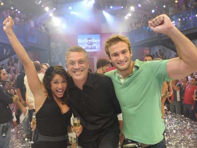 Maria, Pedro Bial e Wesley na final do Big Brother Brasil 11 -