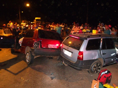 Acidente aconteceu na rua Egídio Thomé, na entrada do bairro Jupiá -