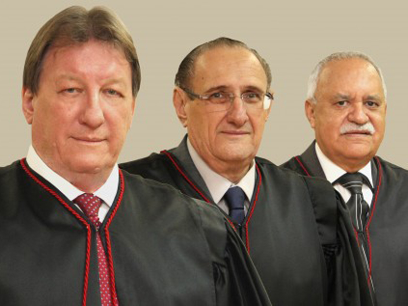 Desembargadores João Maria Lós, Paschoal Carmello Leandro e Julizar Barbosa Trindade - Divulgação Desembargadores João Maria Lós, Paschoal Carmello Leandro e Julizar Barbosa Trindade - Divulgação