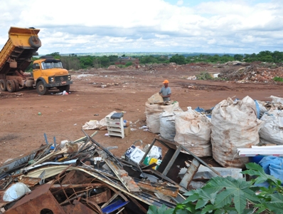 Área receberá material da construção civíl -