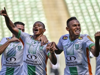 Juninho comemora gol da vitória sobre o Santos - Assessoria/América-MG