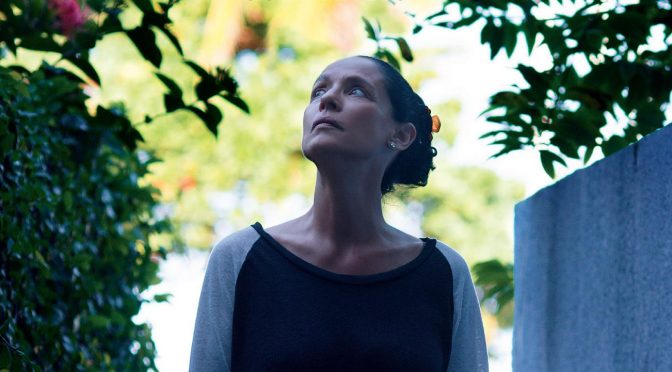 Aquarius (2016, 2h26min) narra a história da jornalista aposentada Clara (Sônia Braga), que defende seu apartamento, onde viveu a vida toda, do assédio de uma construtora - Divulgação Aquarius (2016, 2h26min) narra a história da jornalista aposentada Clara (Sônia Braga), que defende seu apartamento, onde viveu a vida toda, do assédio de uma construtora - Divulgação