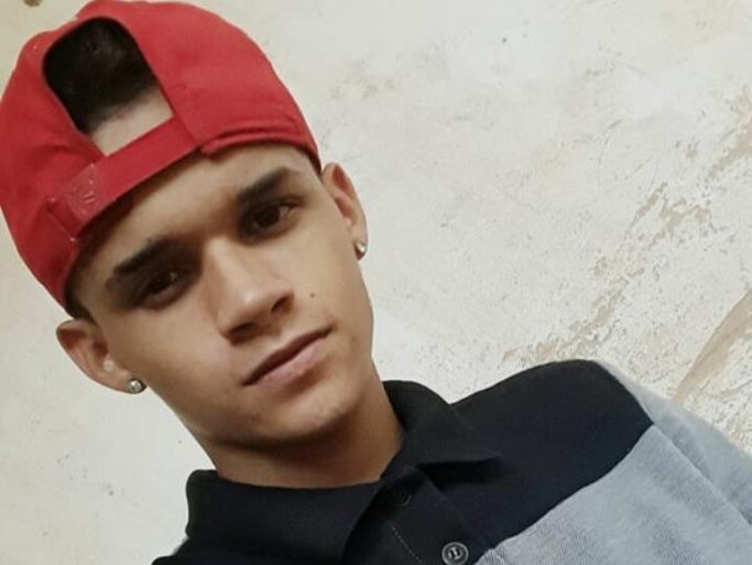 Mateus Gonçalves Medeiros, de 19 anos, foi morto na noite deste sábado - Arquivo pessoal Mateus Gonçalves Medeiros, de 19 anos, foi morto na noite deste sábado - Arquivo pessoal