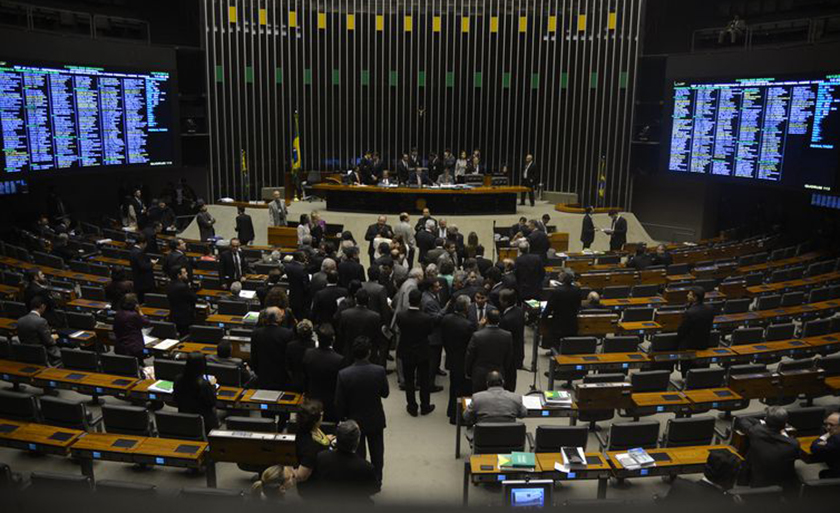 Mudança no texto não prevê reajustes, mas garante a possibilidade que eles possam ser concedidos - Arquivo/Agência Brasil