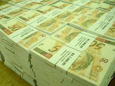 ?A gente sempre pode discutir, mas a decisão está tomada de que o salário mínimo seja de R$ 540?, disse a ministra -