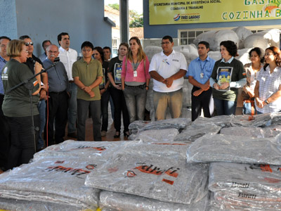 Entrega dos cobertores aconteceu na manhã de ontem -