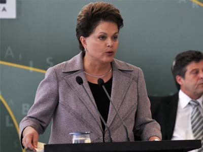 A presidente Dilma Rousseff fala durante a cerimônia de posse do novo ministro -