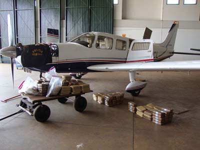 Nesta quarta, mais uma aeronave foi apreendida, além de carros -