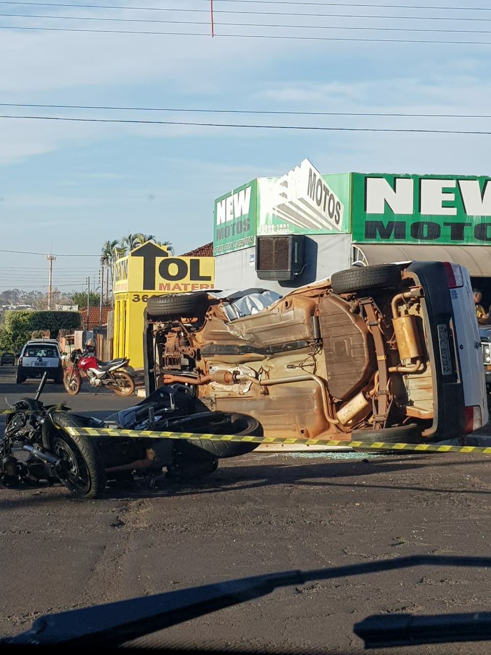 Populares que passavam pelo local acionaram o Corpo de Bombeiros - Arquivo/JPNEWS