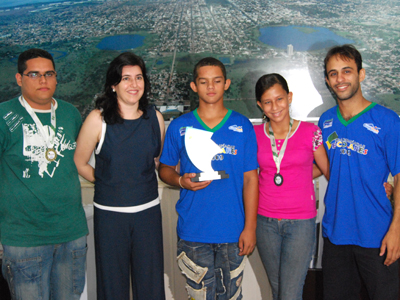 Rafael, Simone Tebet, Natan, Pâmela e o professor Gleyson durante recepção na Prefeitura -