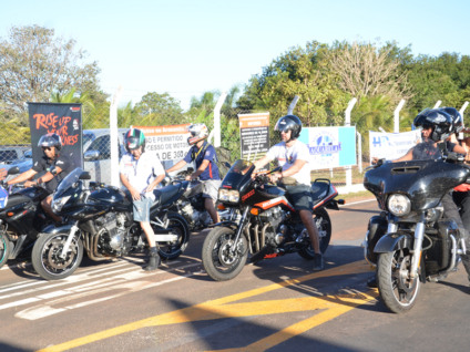 Grupo de motociclistas participou, ao vivo, do TVC Agora, da TVC – canal 13, na manhã de ontem - Elias Dias/JP